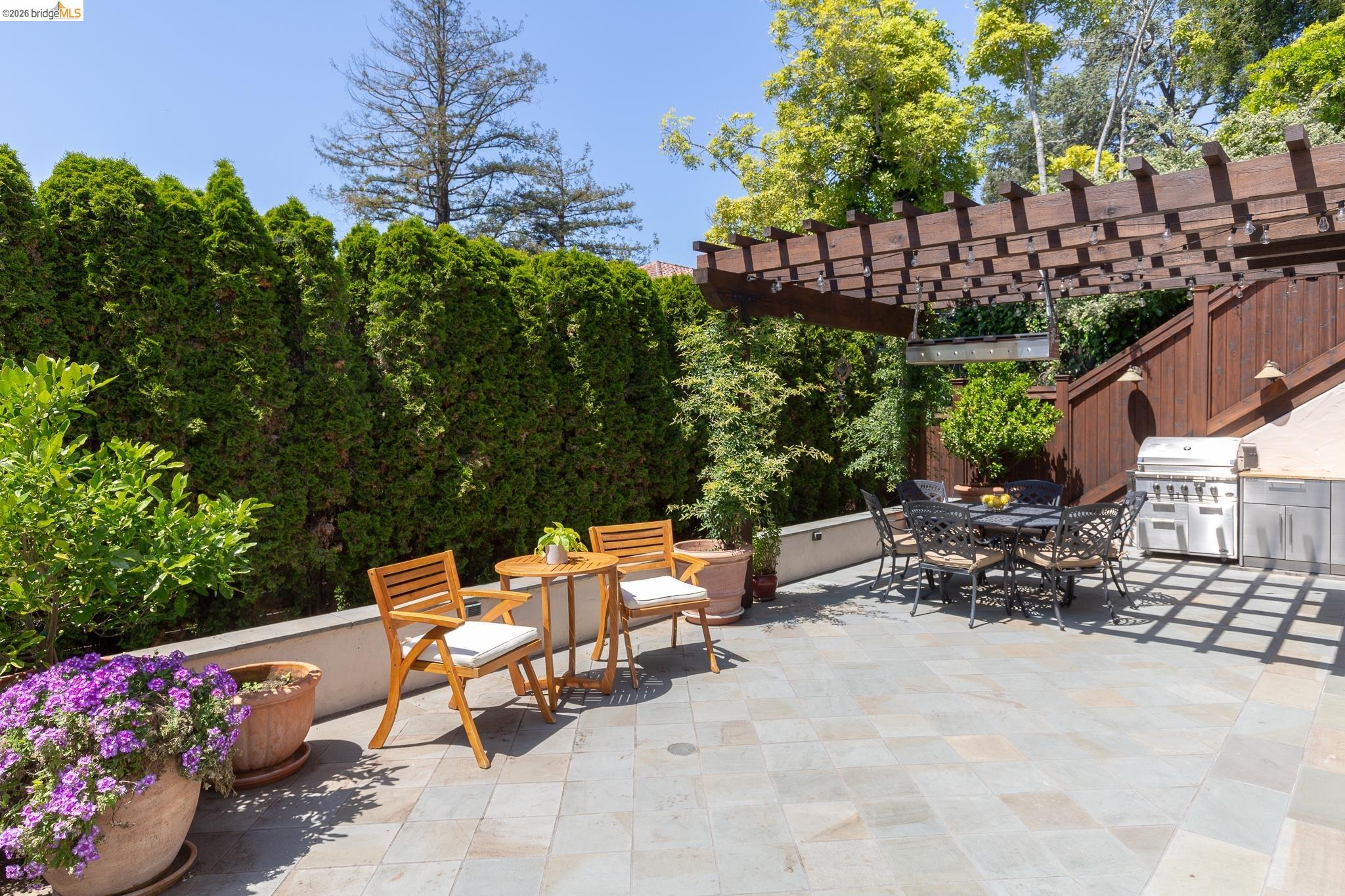 17 Roble Court Berkeley, CA 94705 - Photo 28 of 73