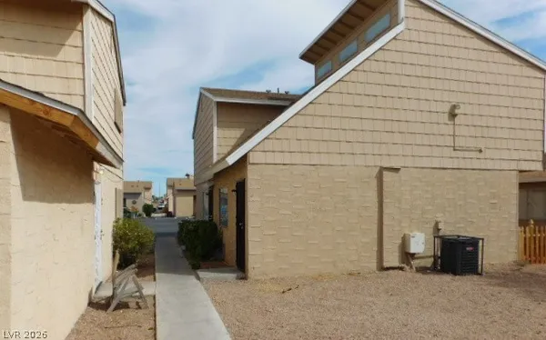 $1,250 | 5235 Golden Lane, Unit A, Las Vegas, NV 89119