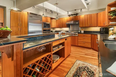$3,125,000 | 267 Shannon Drive Southeast, Bainbridge Island, WA 98110