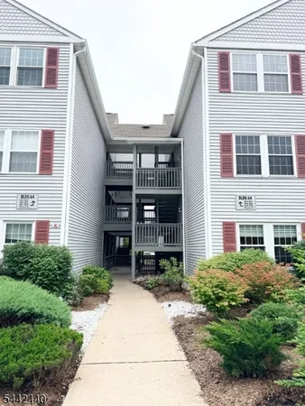 $2,100 | 64 Dayton Court, Unit 205, Hackettstown, NJ 07840