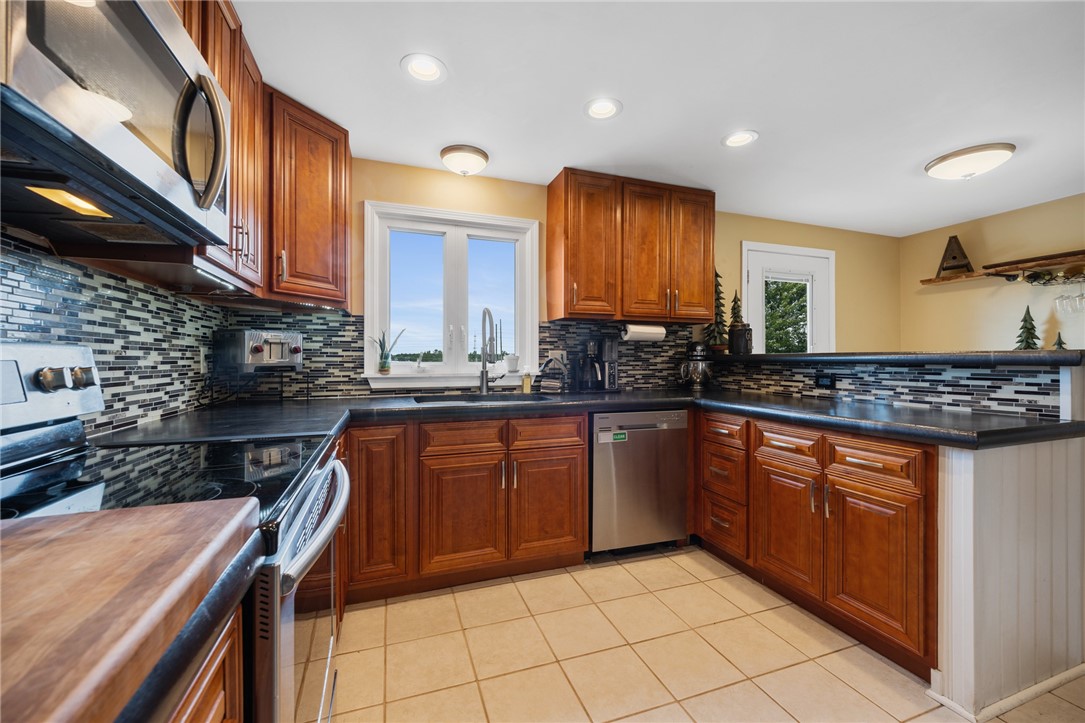 301 Ridge Road Ontario, NY 14519 - Photo 14 of 50