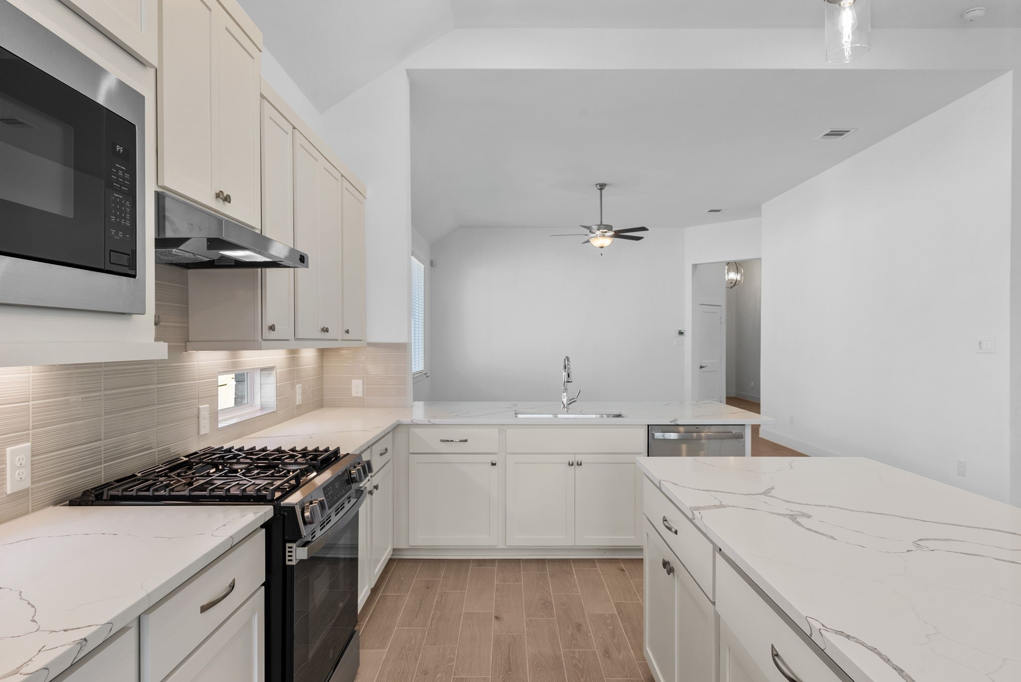 333 Gambels Quail Road Waller, TX 77484 - Photo 6 of 32