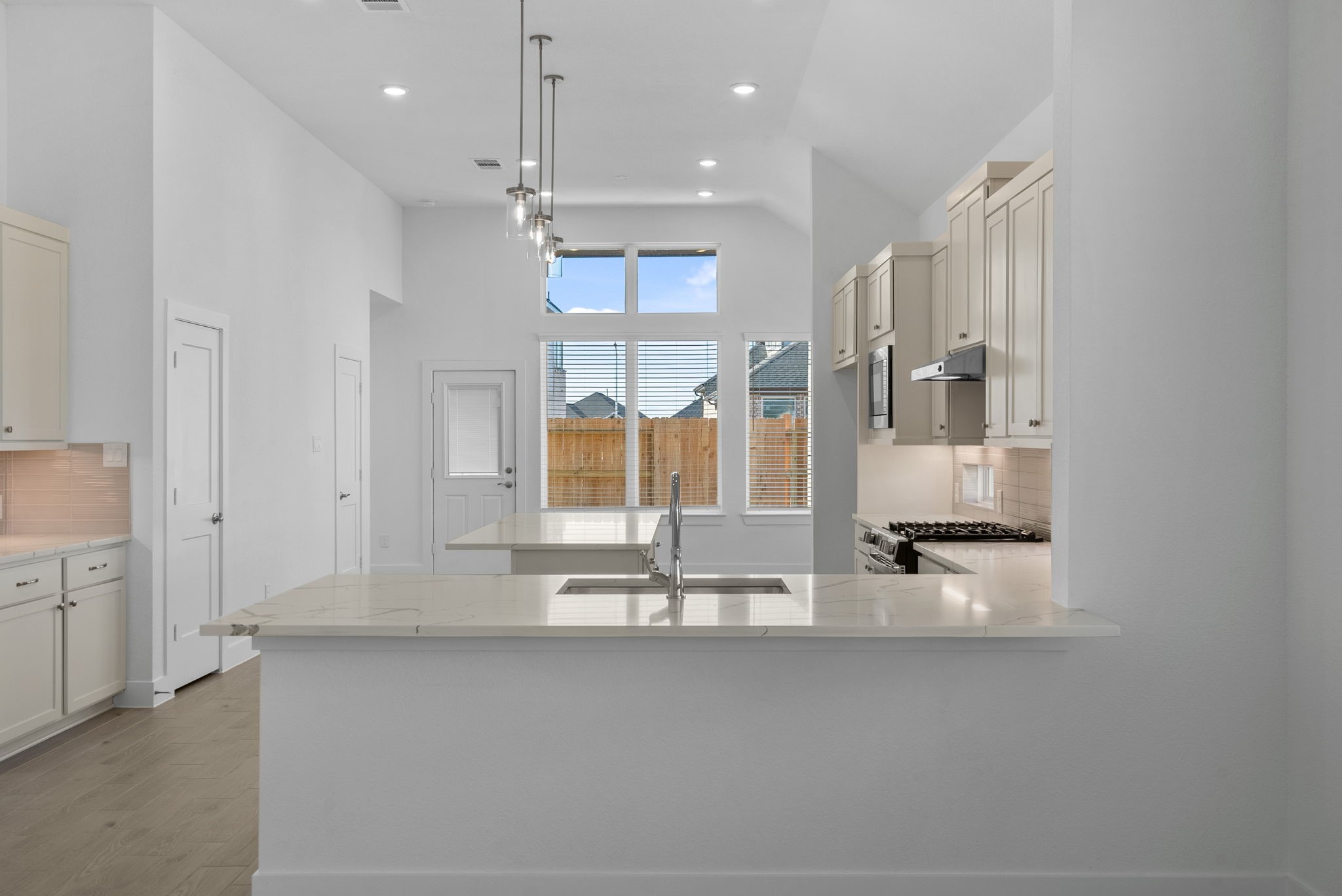 333 Gambels Quail Road Waller, TX 77484 - Photo 7 of 32