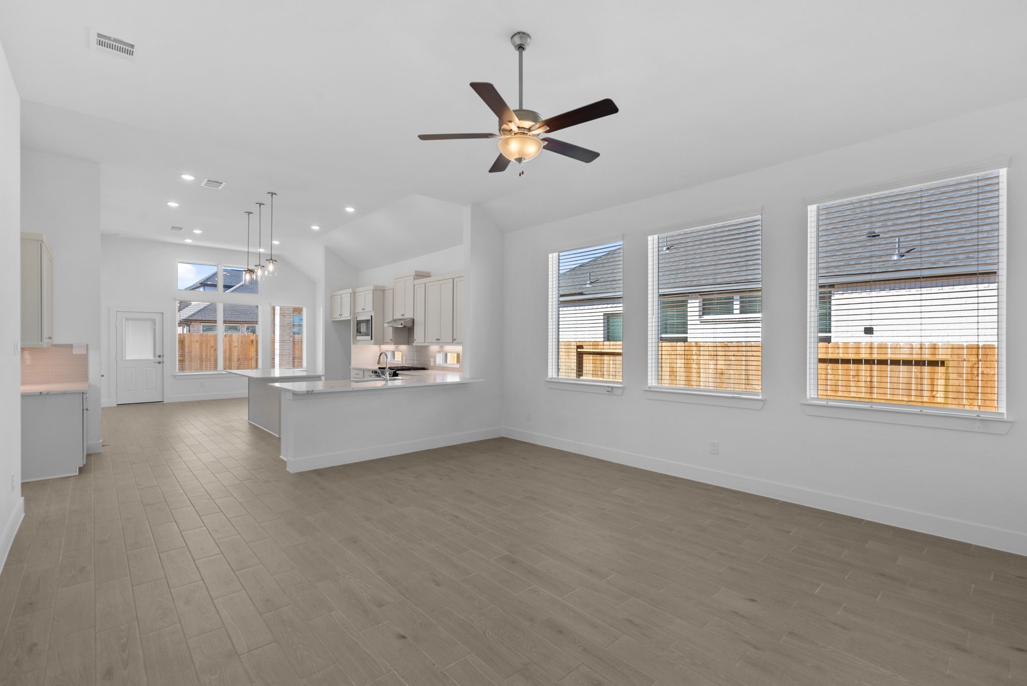 333 Gambels Quail Road Waller, TX 77484 - Photo 8 of 32