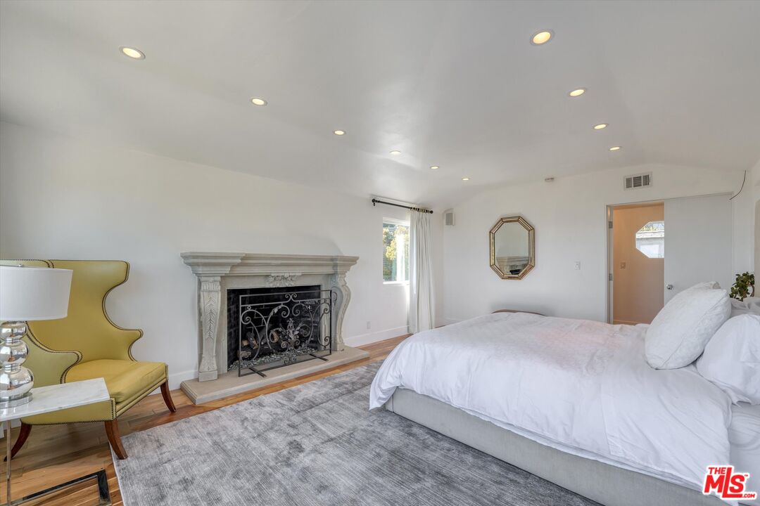 1300 Summitridge Drive Beverly Hills, CA 90210 - Photo 12 of 40 Gallery Image 12