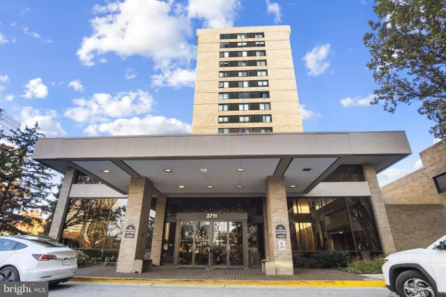 $2,600 | 3709 South George Mason Drive, Unit 613E, Falls Church, VA 22041