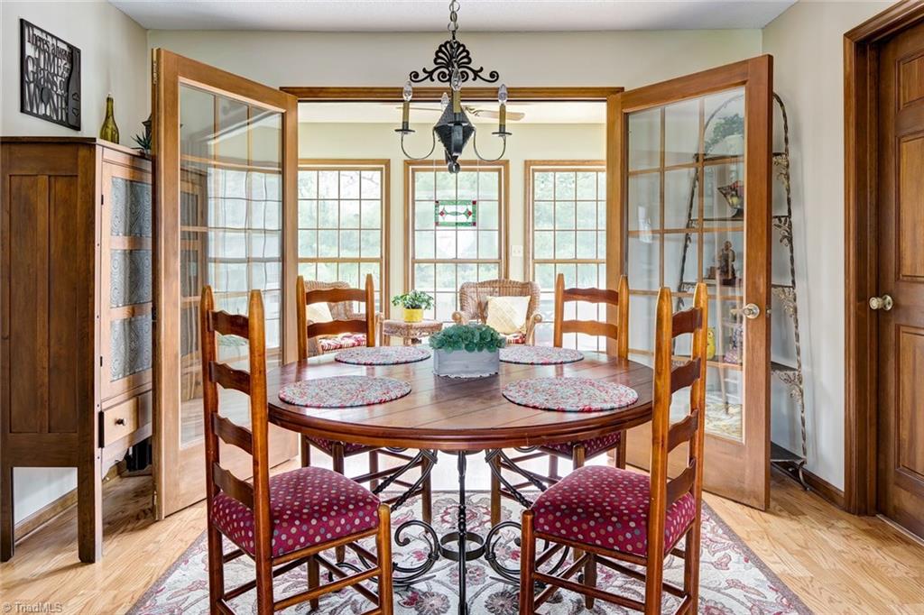 1720 Michael Road Lexington, NC 27295 - Photo 11 of 28 Dinette leading from Kitchen to Sunroom