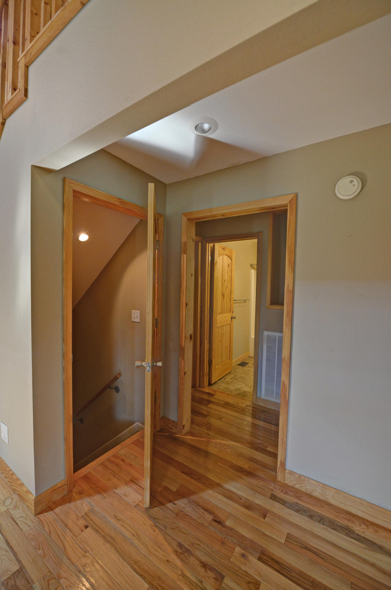 1374 Tom Garrison Road Evensville, TN 37332 - Photo 27 of 39 27-1374 Tom Garrison Stairwell