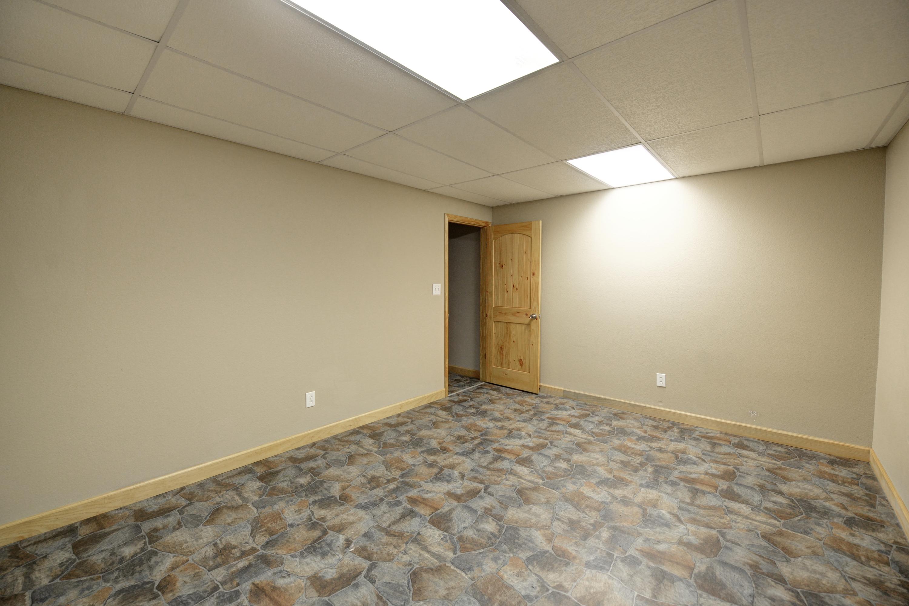 1374 Tom Garrison Road Evensville, TN 37332 - Photo 29 of 39 29-1374 Tom Garrison Basement Room 3