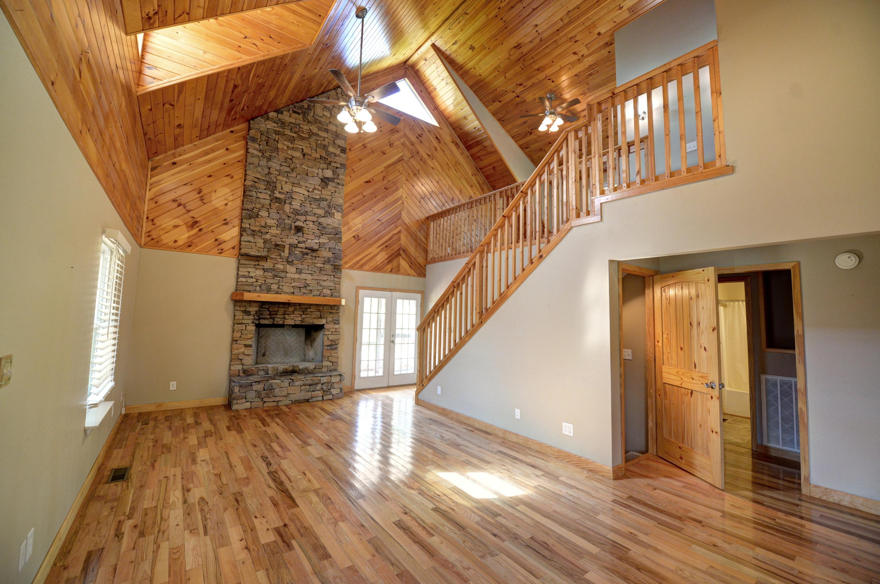 1374 Tom Garrison Road Evensville, TN 37332 - Photo 4 of 39 4-1374 Tom Garrison Living 5