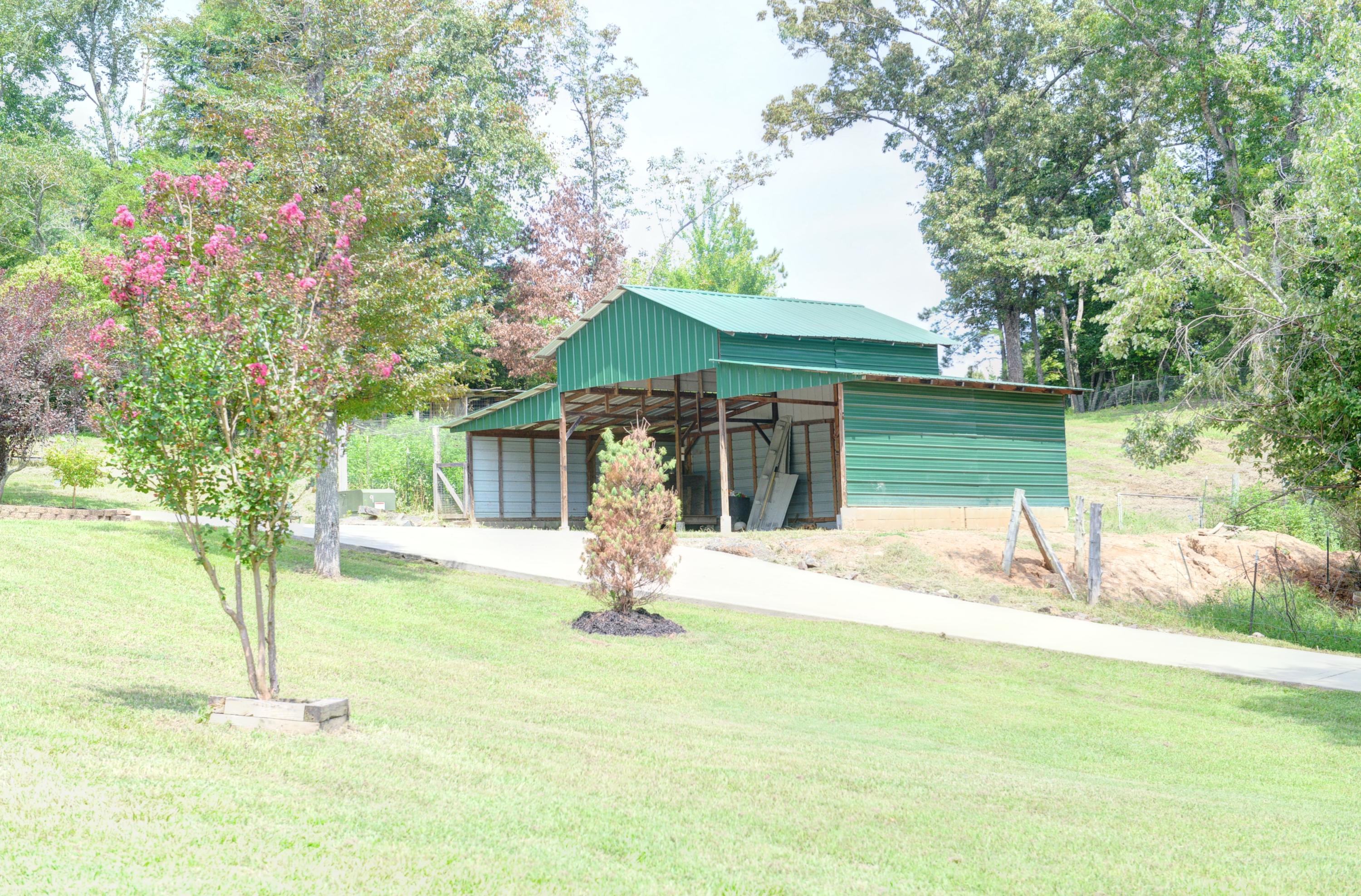1374 Tom Garrison Road Evensville, TN 37332 - Photo 36 of 39 37-1374 Tom Garrison Barn 2