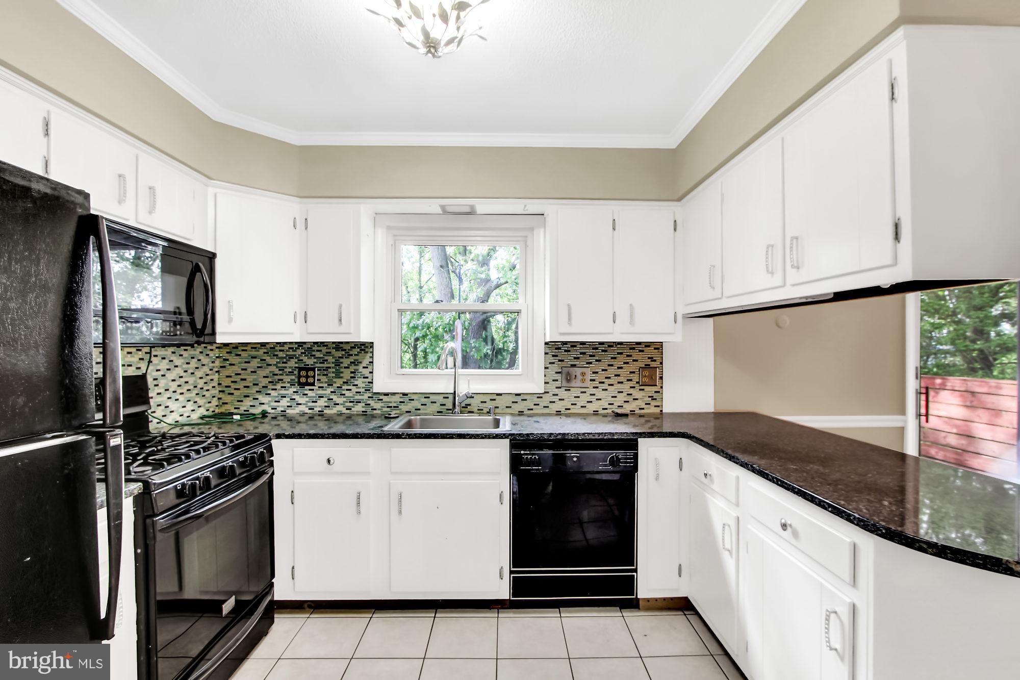 160 Scott Road York, PA 17403 - Photo 9 of 27 Gallery Image 9