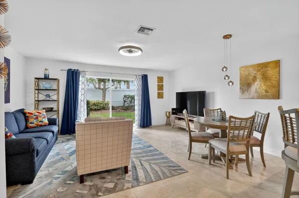 $3,300 | 22120 Majestic Woods Way, Boca Raton, FL 33428