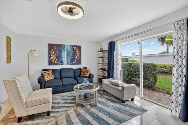 $3,300 | 22120 Majestic Woods Way, Boca Raton, FL 33428