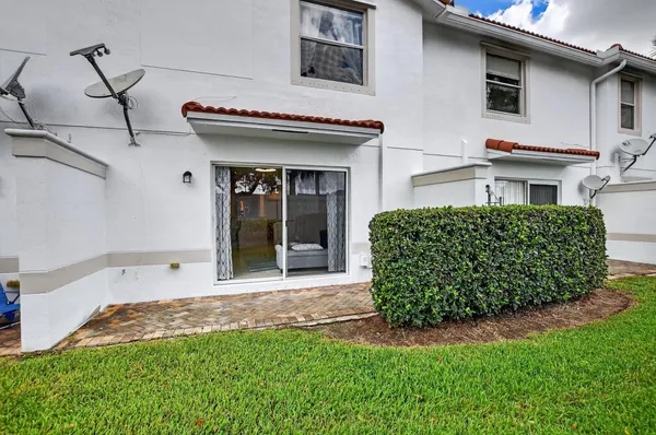 $3,300 | 22120 Majestic Woods Way, Boca Raton, FL 33428