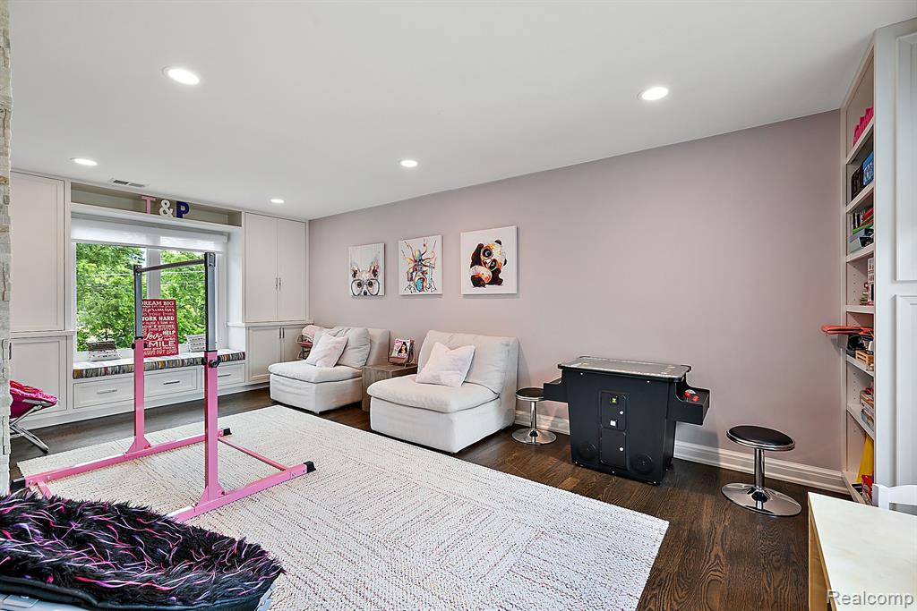 1185 Manchester Road Birmingham, MI 48009 - Photo 35 of 74 Gallery Image 35