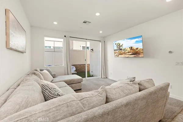 $685,000 | 16728 Grapefruit Lane, Fontana, CA 92336