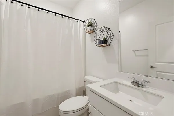$685,000 | 16728 Grapefruit Lane, Fontana, CA 92336