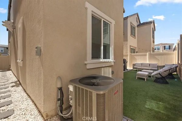 $685,000 | 16728 Grapefruit Lane, Fontana, CA 92336