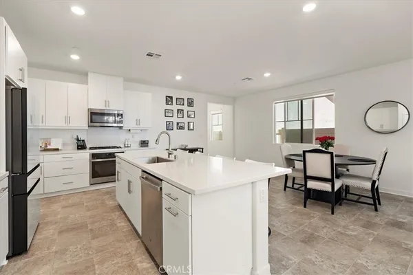 $685,000 | 16728 Grapefruit Lane, Fontana, CA 92336