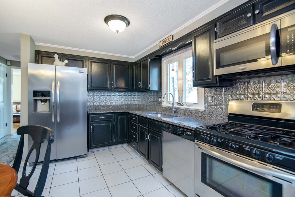 74 Bayberry Road Hampden, MA 01036 - Photo 7 of 35