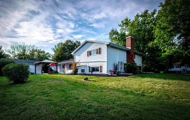 $405,000 | 22115 Grenadier Drive, Marengo, IL 60152