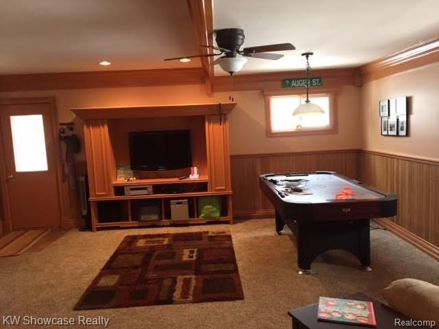 47200 West 11 Mile Road Novi, MI 48374 - Photo 22 of 62 Huge Game Rm or Family RM. Have Fun Entertaining Here, Bay Window and Hidden Storage in Walls!