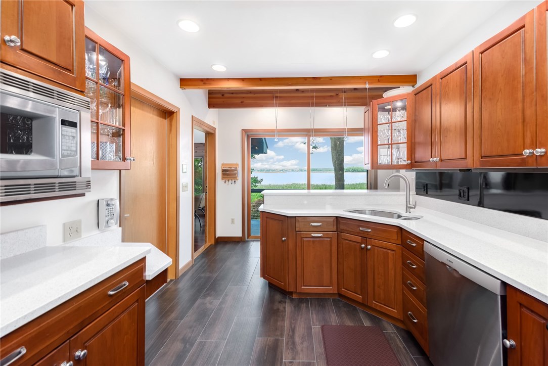 378 New Meadow Road Barrington, RI 02806 - Photo 10 of 31 Chef's Kitchen