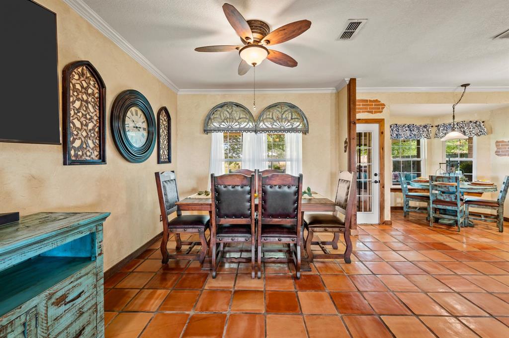 2141 Old Denton Road Decatur, TX 76234 - Photo 12 of 40 Dining area