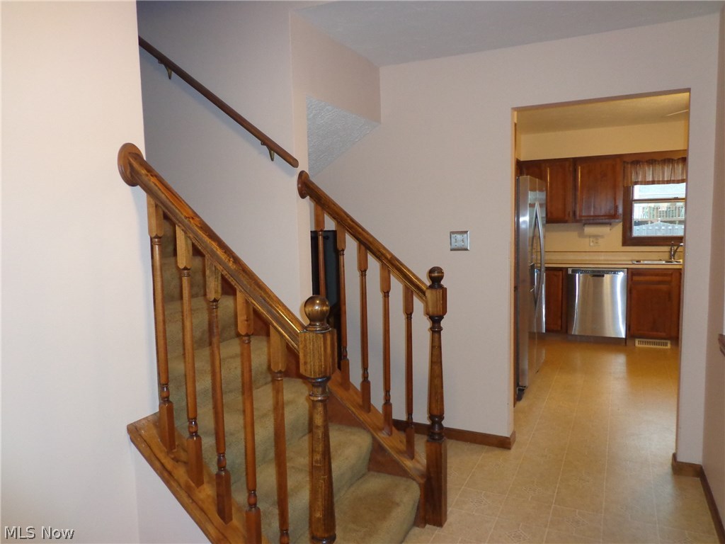 16888 Rabbit Run Drive Strongsville, OH 44136 - Photo 9 of 21 Gallery Image 9