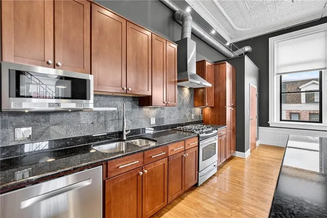 $339,900 | 120 South 15th Street, Unit 203, Pittsburgh, PA 15203