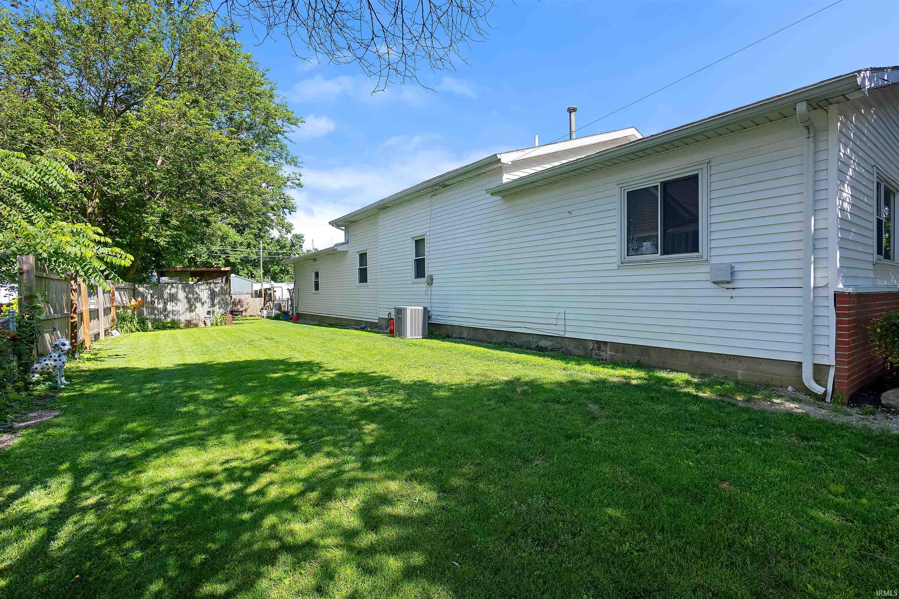 608 South Center Street Flora, IN 46929 - Photo 4 of 28