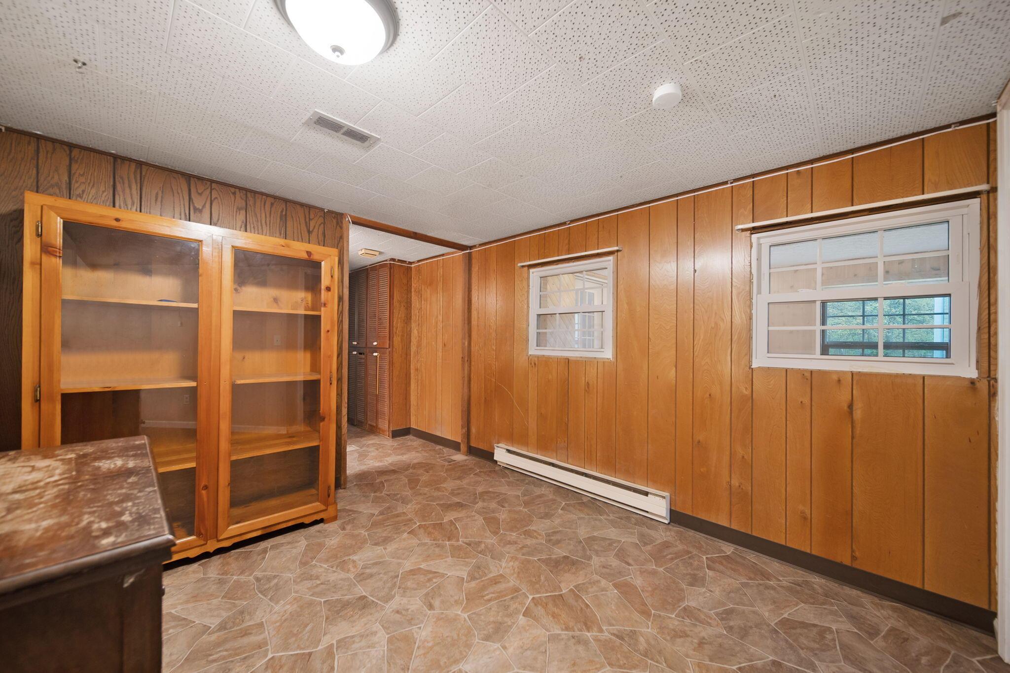 6810 Barrett Road Geneva, OH 44041 - Photo 31 of 78 29-web-or-mls-DSC09525