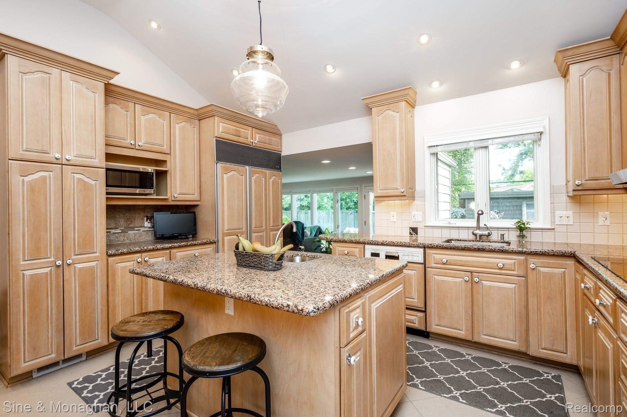 486 Shelbourne Road Grosse Pointe, MI 48236 - Photo 20 of 57 486 Shelbourne S032.jpg