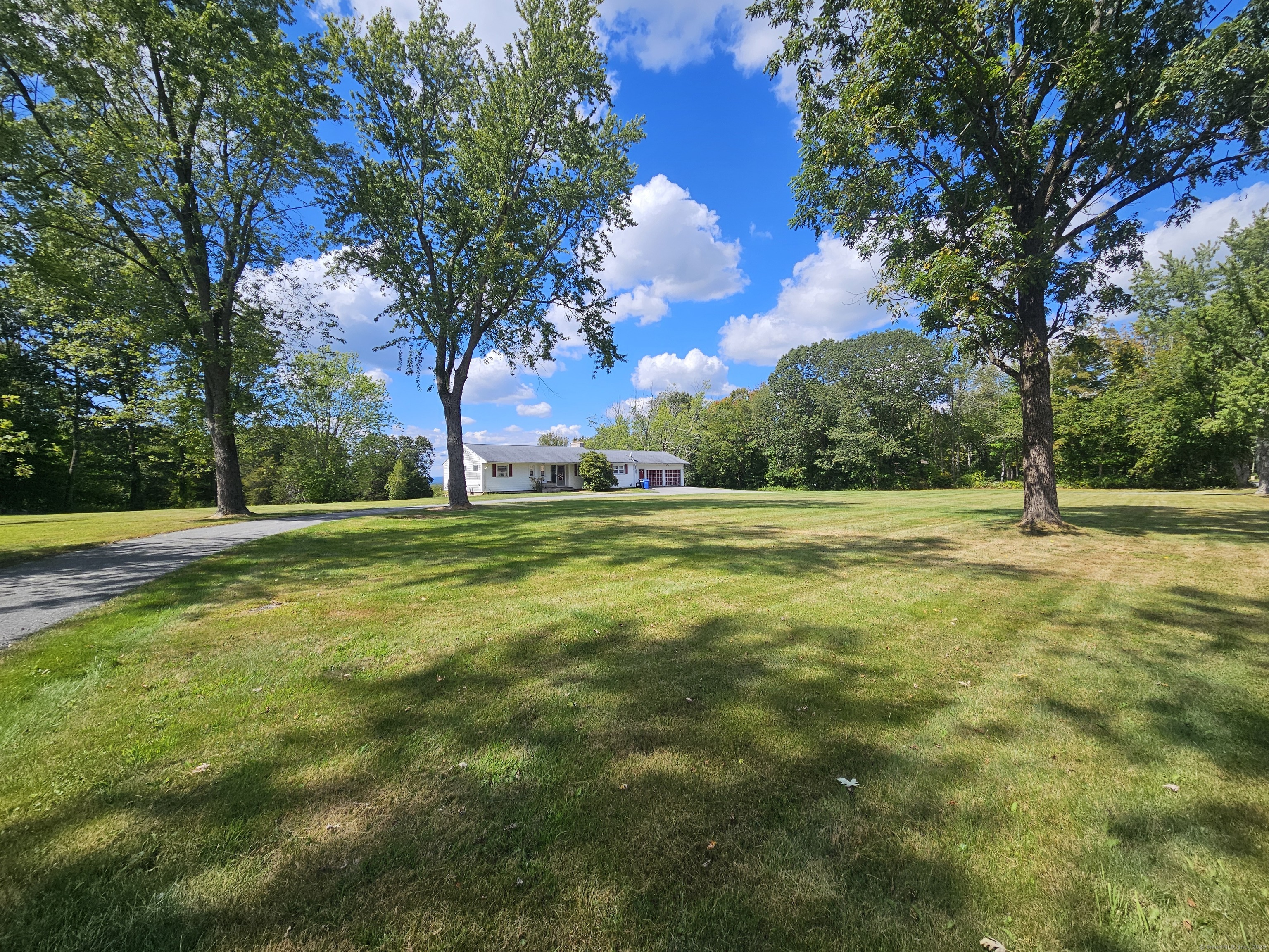 1415 North Road Killingly, CT 06241 - Photo 5 of 20 a view of a volley ball court