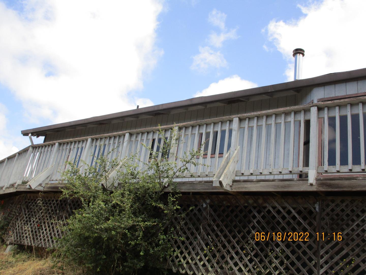 37 Webb Road Watsonville, CA 95076 - Photo 6 of 30 a view of a back yard of the house