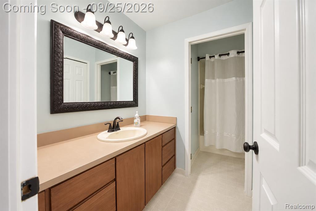 538 Tennyson Rochester Hills, MI 48307 - Photo 16 of 24 Gallery Image 16