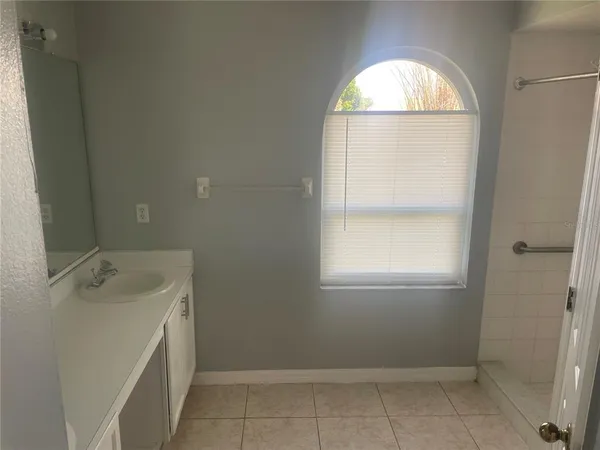 $2,000 | 116 Crescent Court, Kissimmee, FL 34758