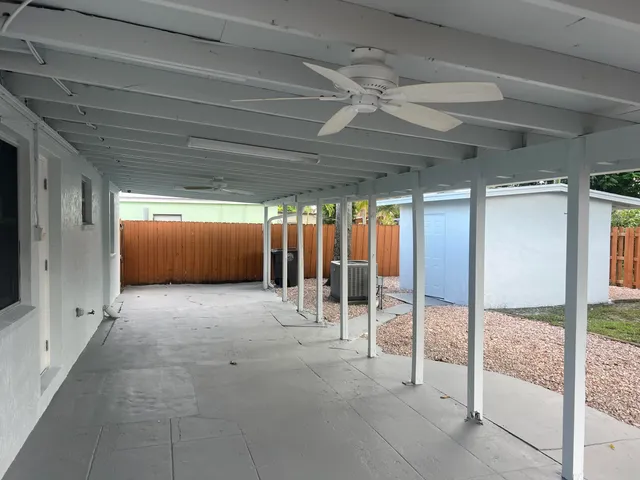 $2,700 | 3305 Lake Avenue, West Palm Beach, FL 33405