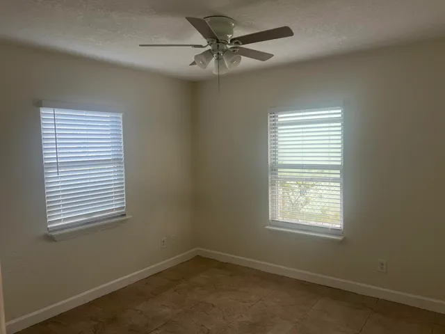 $2,700 | 3305 Lake Avenue, West Palm Beach, FL 33405