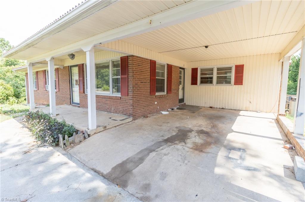 588 Warner Road Troy, NC 27371 - Photo 4 of 31 Gallery Image 4