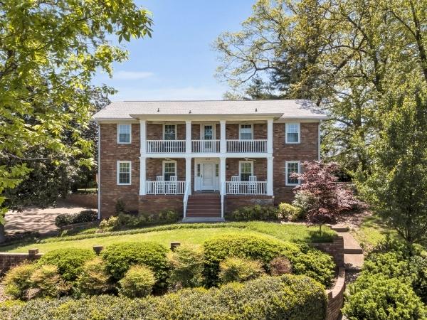 214 South Crest Road Chattanooga, TN 37404 - Photo 2 of 25 01-5aed096a35744