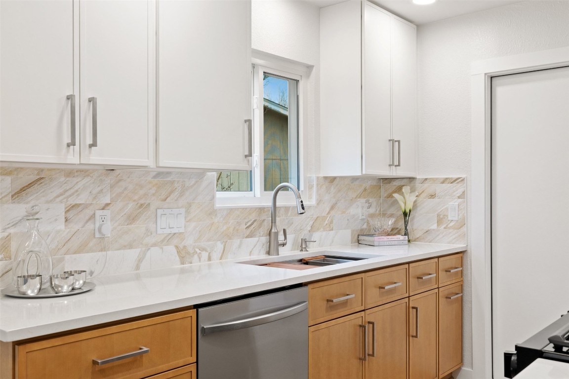 3309 China Grove Austin, TX 78745 - Photo 3 of 10