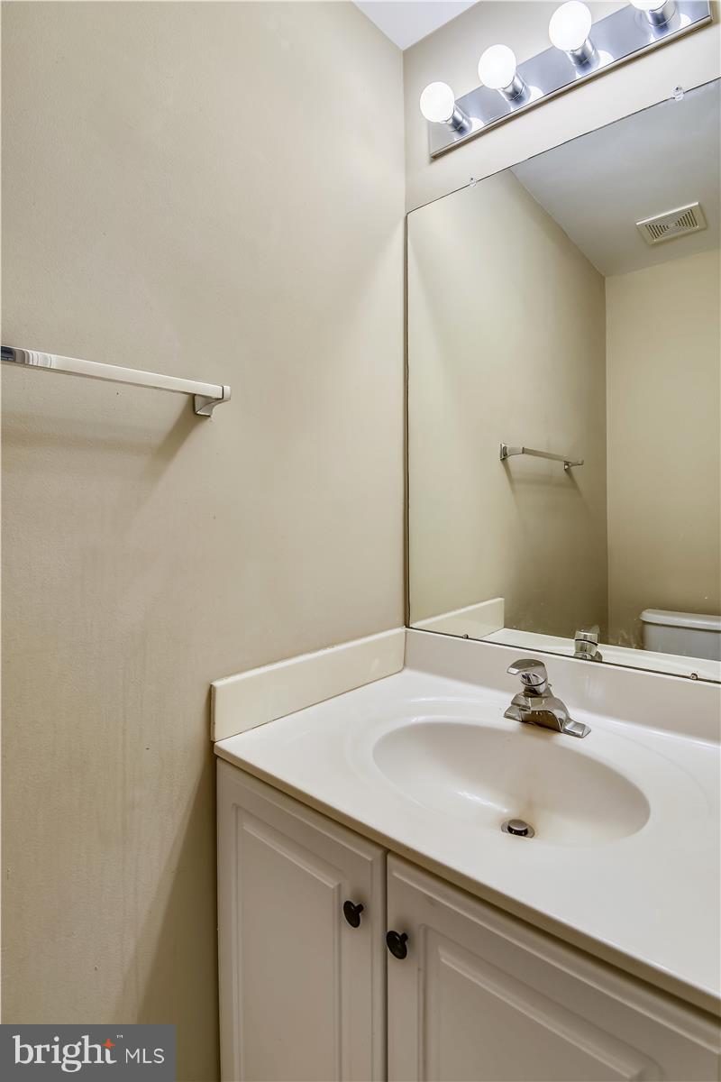 662 Howards Loop Annapolis, MD 21401 - Photo 28 of 37 Powder Room