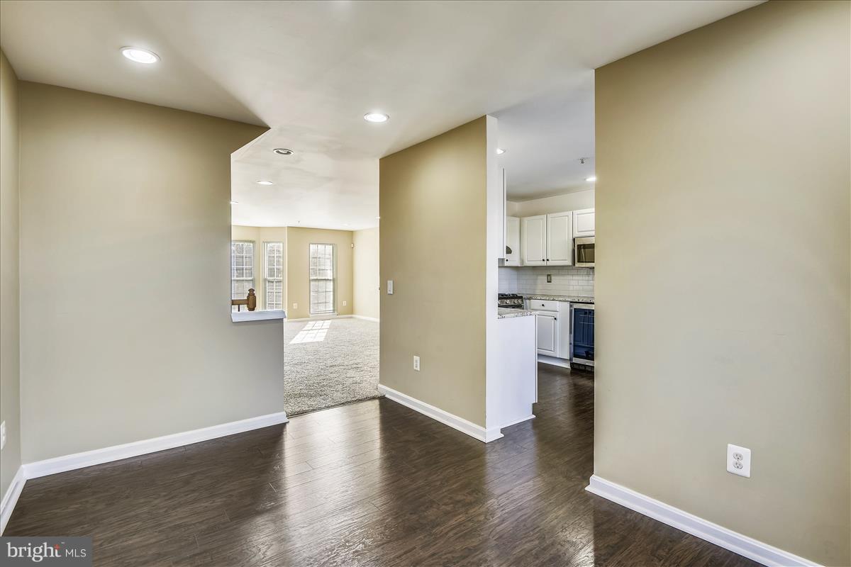 662 Howards Loop Annapolis, MD 21401 - Photo 9 of 37 Dining Room