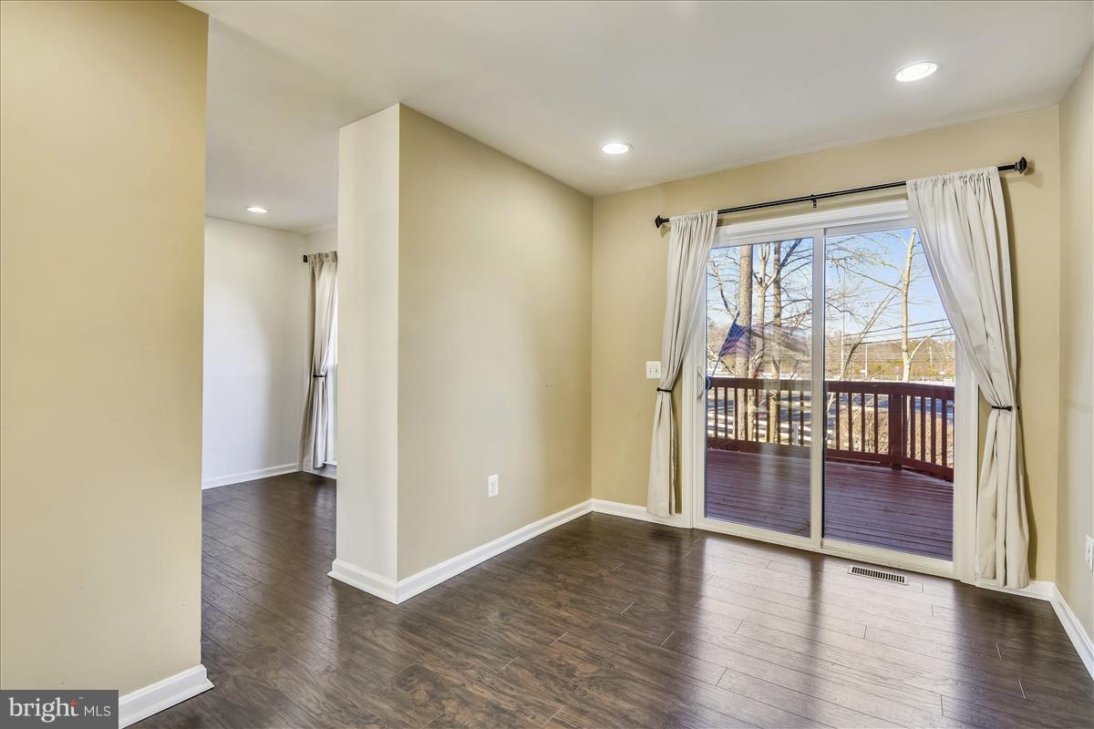 662 Howards Loop Annapolis, MD 21401 - Photo 10 of 37 Dining Room