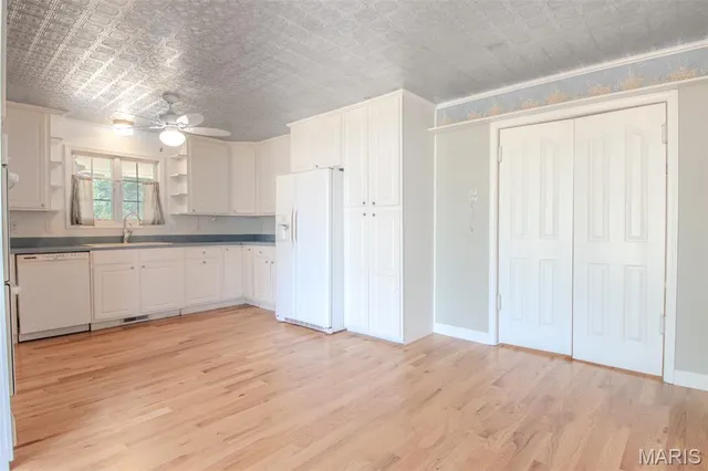 $450,000 | 208 Greenway Drive, Holts Summit, MO 65043