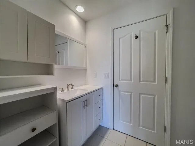 $450,000 | 208 Greenway Drive, Holts Summit, MO 65043