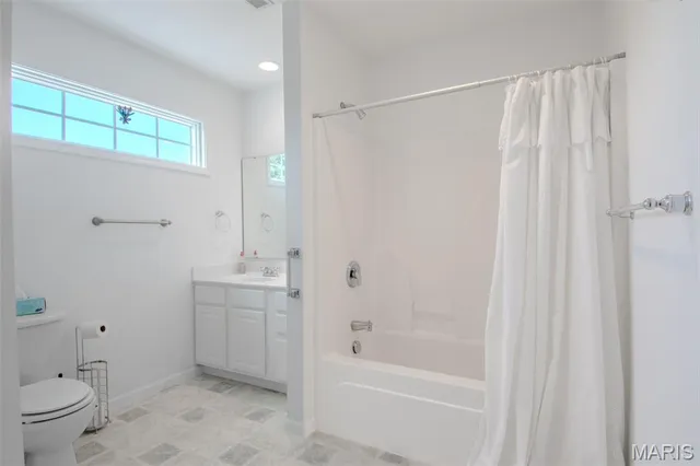 $450,000 | 208 Greenway Drive, Holts Summit, MO 65043