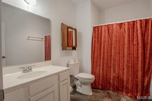 $450,000 | 208 Greenway Drive, Holts Summit, MO 65043